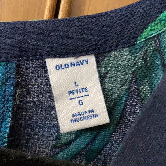 Old Navy palm leaf print blouse - Picture 3 of 4